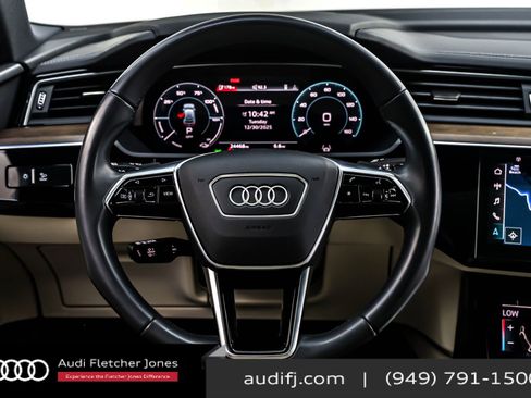 Used 2023 Audi e-tron Prestige w/ Prestige Package image 18