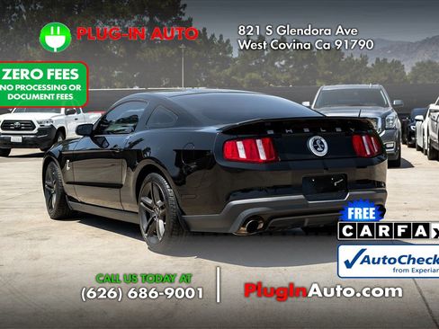 Used 2011 Ford Mustang Shelby GT500 RWD image 2