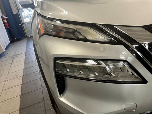 Certified 2023 Nissan Rogue SV image 33