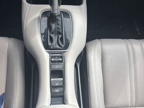 Certified 2025 Honda HR-V EX-L image 16
