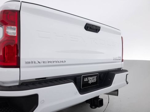 Used 2023 Chevrolet Silverado 2500 High Country w/ Z71 Off-Road Package AWD/4WD image 16