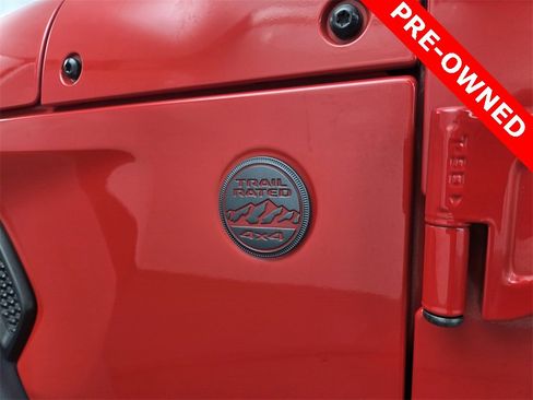 Used 2018 Jeep Wrangler Unlimited Rubicon w/ Dual Top Group image 33