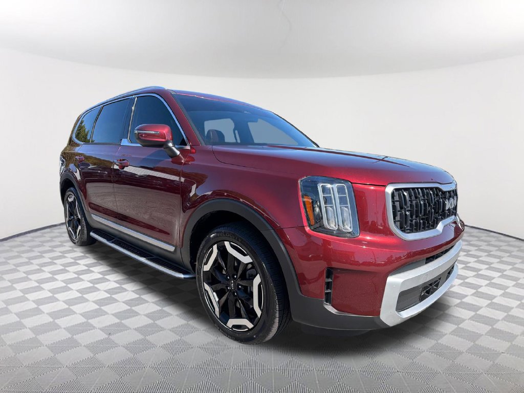 Used 2024 Kia Telluride EX w/ EX Captain's Chair Package AWD/4WD image 3