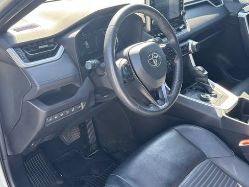 Used 2022 Toyota RAV4 XSE AWD/4WD image 15