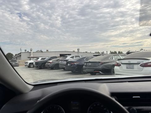Used 2018 Toyota Camry LE FWD image 22