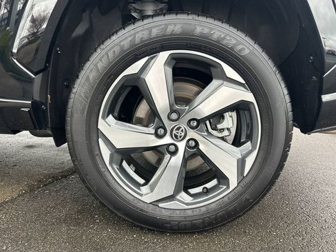 Certified 2025 Toyota RAV4 SE AWD/4WD image 28