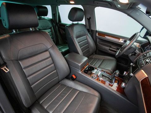 Used 2008 Volkswagen Touareg V10 TDI image 21