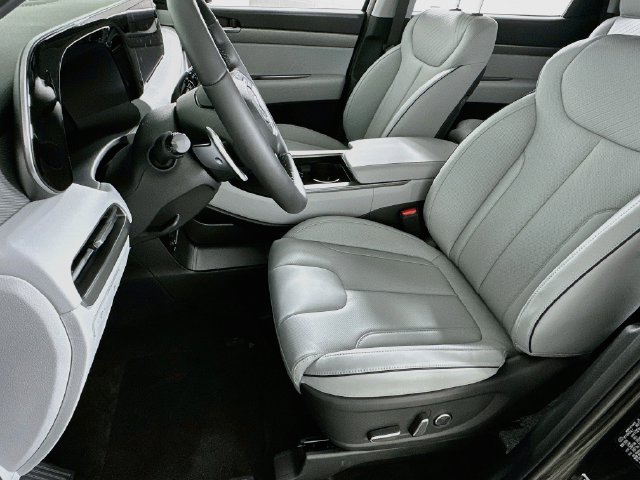 Used 2025 Hyundai Palisade SEL FWD image 9