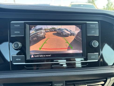 Used 2024 Volkswagen Jetta SE FWD image 46