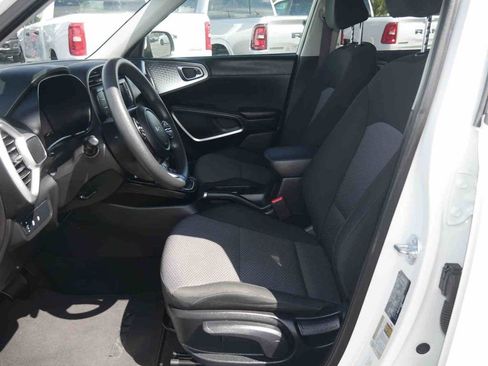 Used 2024 Kia Soul LX w/ Option Group 015 FWD image 22