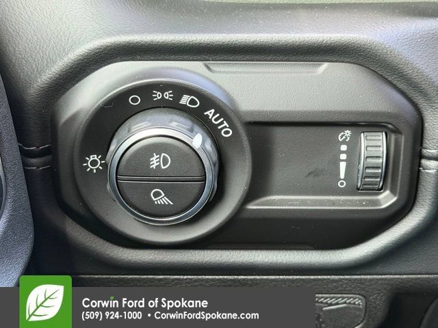 Used 2025 Jeep Gladiator Mojave AWD/4WD image 26