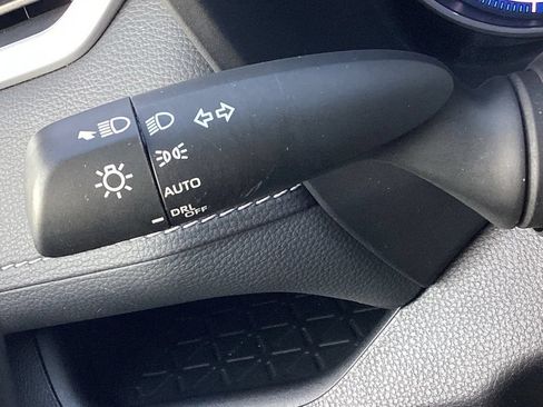 Used 2025 Toyota RAV4 XLE AWD/4WD image 22