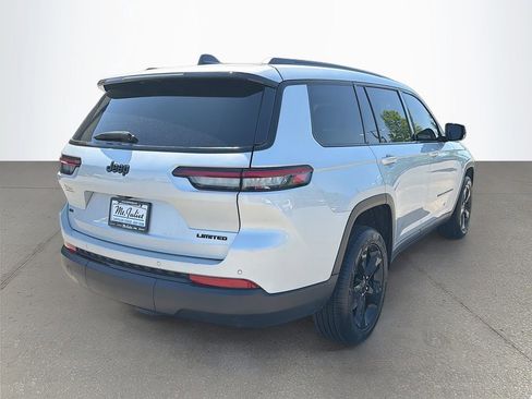 Used 2023 Jeep Grand Cherokee L Limited w/ Black Appearance Package RWD image 4