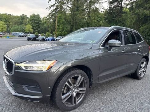 Used 2019 Volvo XC60 T5 Momentum w/ Multimedia Package AWD/4WD image 2