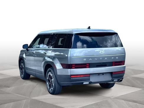 Used 2024 Hyundai Santa Fe SE FWD image 6