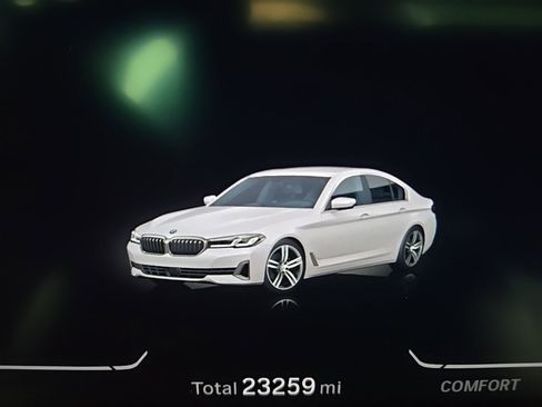 Certified 2022 BMW 540i xDrive w/ Convenience Package image 21