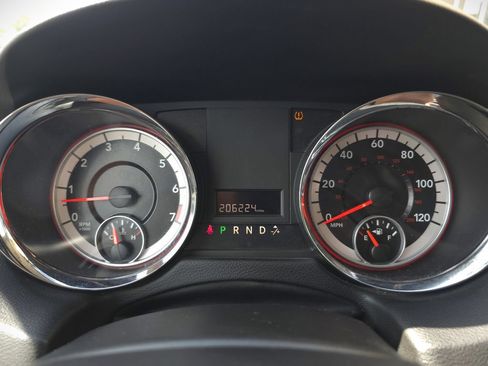 Used 2015 Dodge Grand Caravan SXT FWD image 21