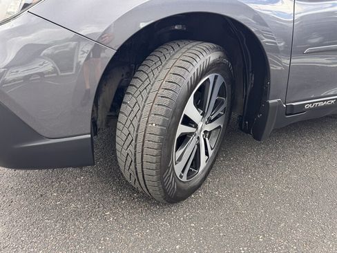 Used 2018 Subaru Outback 3.6R Limited AWD/4WD image 9
