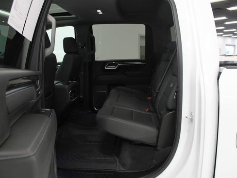 Used 2025 Chevrolet Silverado 2500 LTZ w/ Z71 Chrome Sport Edition image 38