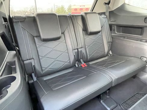 Used 2024 Volkswagen Atlas SE w/ Panoramic Sunroof Package image 14