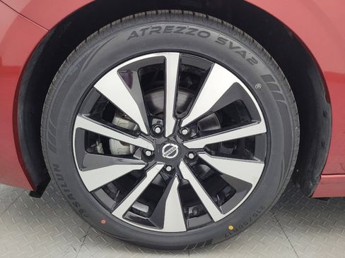Used 2021 Nissan Sentra SV w/ SV Premium Package FWD image 31