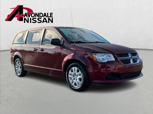 Used 2018 Dodge Grand Caravan SE w/ UConnect Hands-Free Group image 9