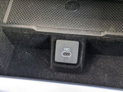 Used 2023 Land Rover Range Rover SE image 30