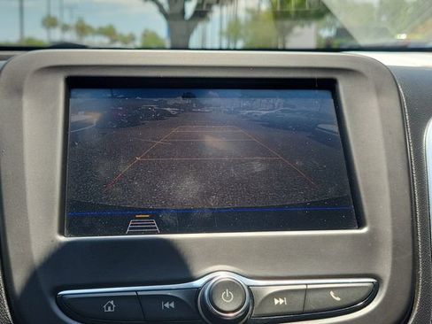 Used 2021 Chevrolet Equinox LT FWD image 28