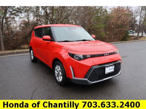 Used 2023 Kia Soul S image 1