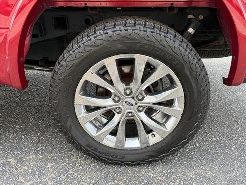 Used 2017 Ford F150 Lariat w/ Equipment Group 502A Luxury AWD/4WD image 13