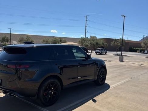 Used 2024 Land Rover Range Rover Sport SE image 16