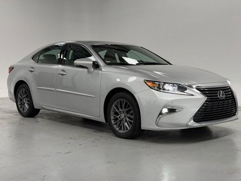 Used 2018 Lexus ES 350 w/ Navigation System Package image 5