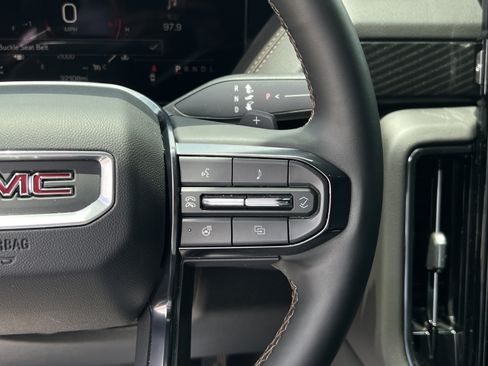 Used 2025 GMC Yukon AT4 w/ AT4 Premium Package AWD/4WD image 11