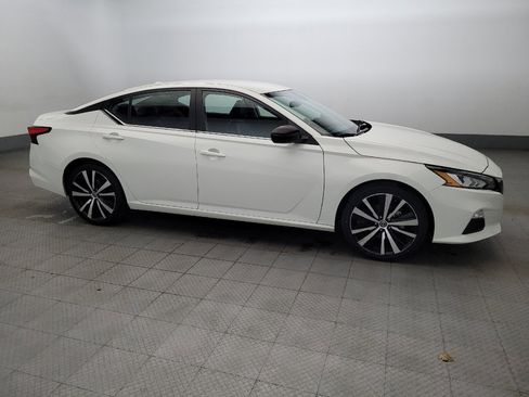 Used 2022 Nissan Altima 2.5 SR image 11