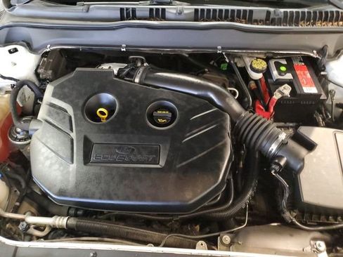 Used 2014 Ford Fusion SE w/ Equipment Group 202A image 23