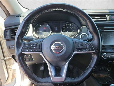Used 2020 Nissan Rogue SV AWD/4WD image 9