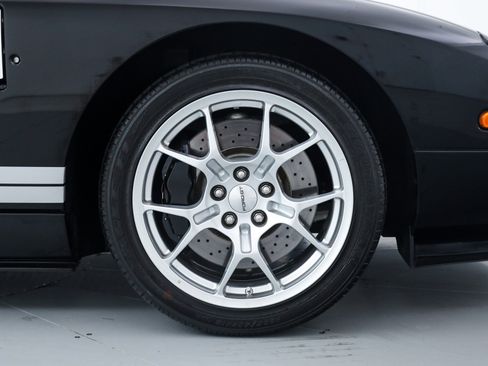 Used 2006 Ford GT image 42