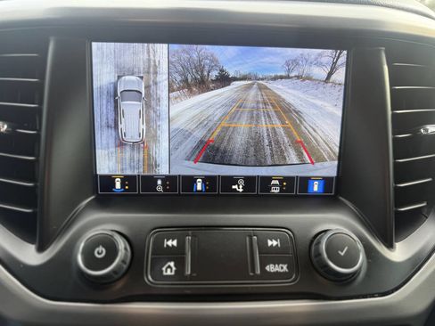 Used 2023 GMC Acadia AT4 w/ Technology Package image 16