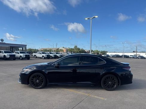 Used 2021 Toyota Camry XSE FWD image 12