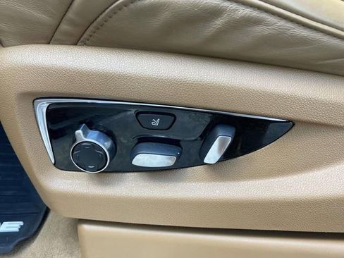 Used 2017 Cadillac Escalade Platinum AWD/4WD image 13