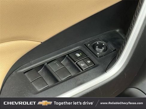 Used 2022 Toyota RAV4 LE image 25