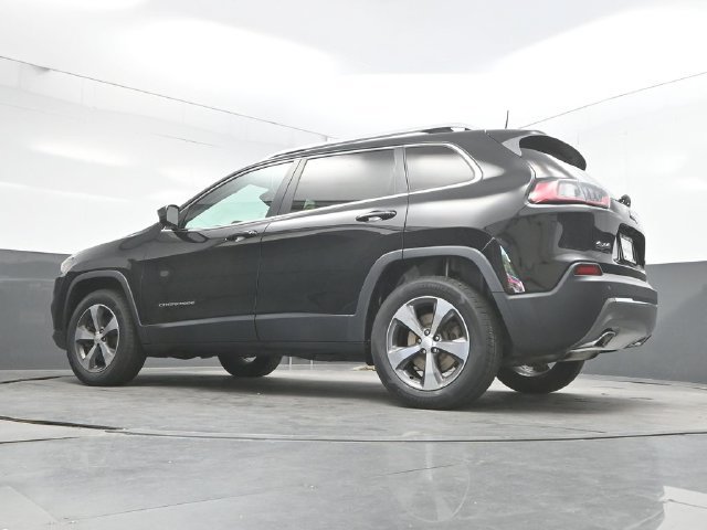 Used 2019 Jeep Cherokee Limited AWD/4WD image 29