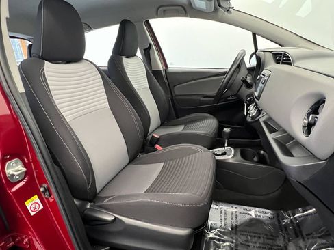 Used 2018 Toyota Yaris LE image 12