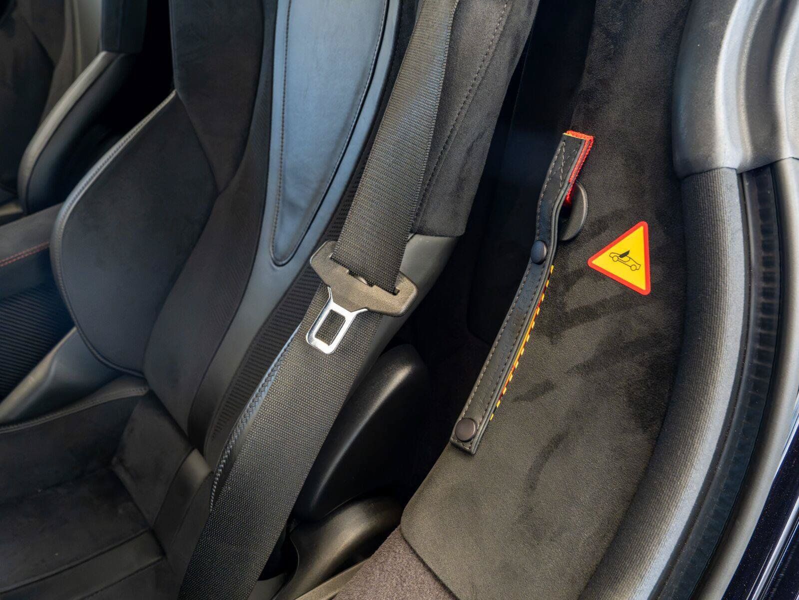 Used 2016 McLaren 675LT Coupe RWD image 65
