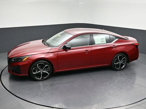 New 2026 Nissan Altima 2.5 SR FWD image 25