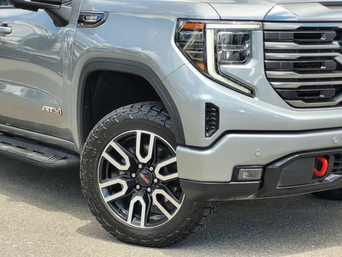 Used 2024 GMC Sierra 1500 AT4 w/ Technology Package AWD/4WD image 4