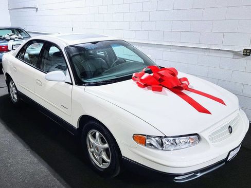 Used 2001 Buick Regal GS w/ Prestige Pkg image 29