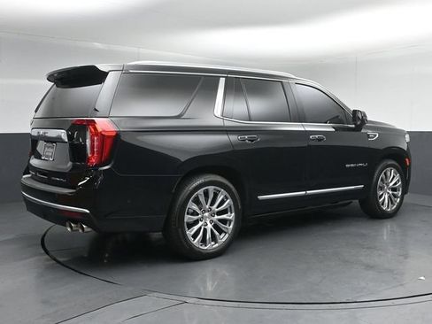 Used 2024 GMC Yukon Denali w/ Advanced Technology Package AWD/4WD image 7