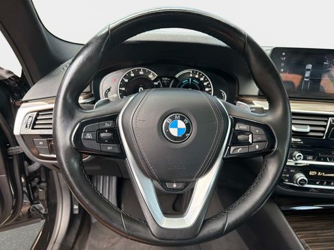 Used 2018 BMW 530e xDrive AWD/4WD image 24
