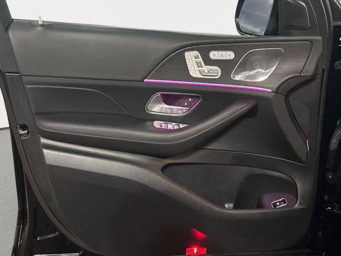 Used 2025 Mercedes-Benz GLS 450 4MATIC image 17